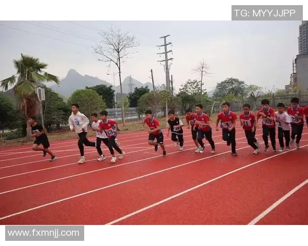 香港游泳运动员奋力拼搏 展现卓越实力与国际赛场荣光