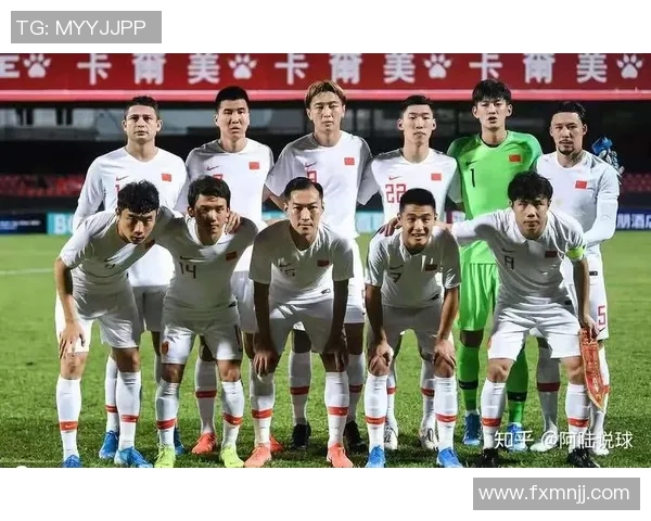 武汉足球队与重庆足球队赛后复盘团队协作分析与战术总结 武汉足球队与重庆足球队赛后复盘团队协作分析与战术总结