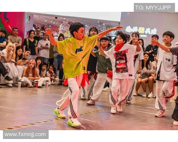 深圳街舞队逆袭全国街舞大赛的奋斗历程与精彩瞬间揭秘 深圳街舞队逆袭全国街舞大赛的奋斗历程与精彩瞬间揭秘